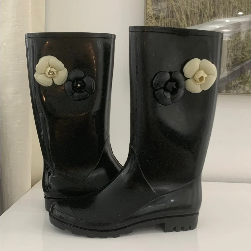 Capelli NY Black Rain Boots with Floral Accents size 10